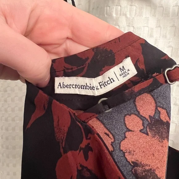 Abercrombie silk / satin cami (LIKE NEW) - Picture 5 of 5